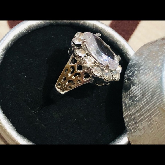 Ring - Picture 4 of 6